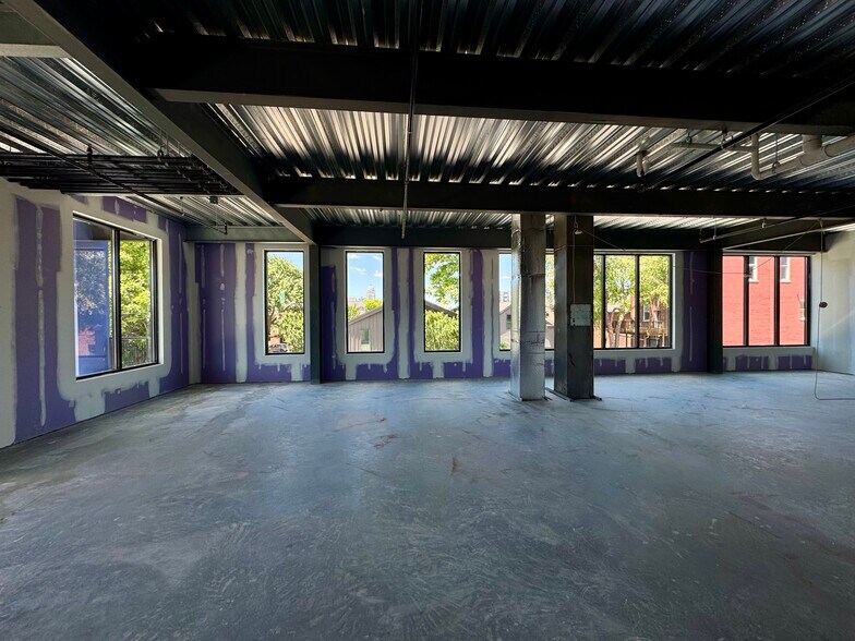 More Photos Of 814 E Main St, Louisville Storefront Retail Office For Lease