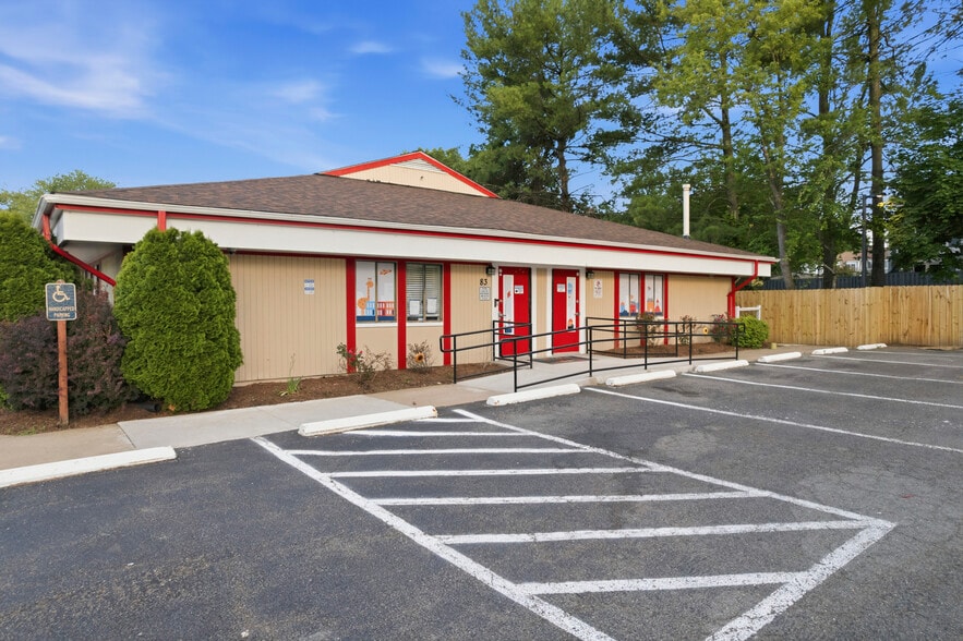 More Photos Of 83 Sugarland Run Dr, Sterling Daycare Center For Lease
