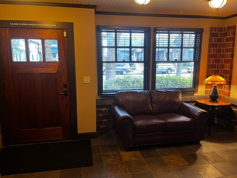 More Photos Of 725 NW Broadway St, Bend Office For Lease