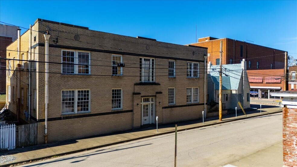 More Photos Of 926 Market St, Parkersburg Office Residential For Sale