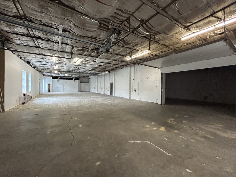 More Photos Of 130 Donald Dr, Fairfield Warehouse For Lease