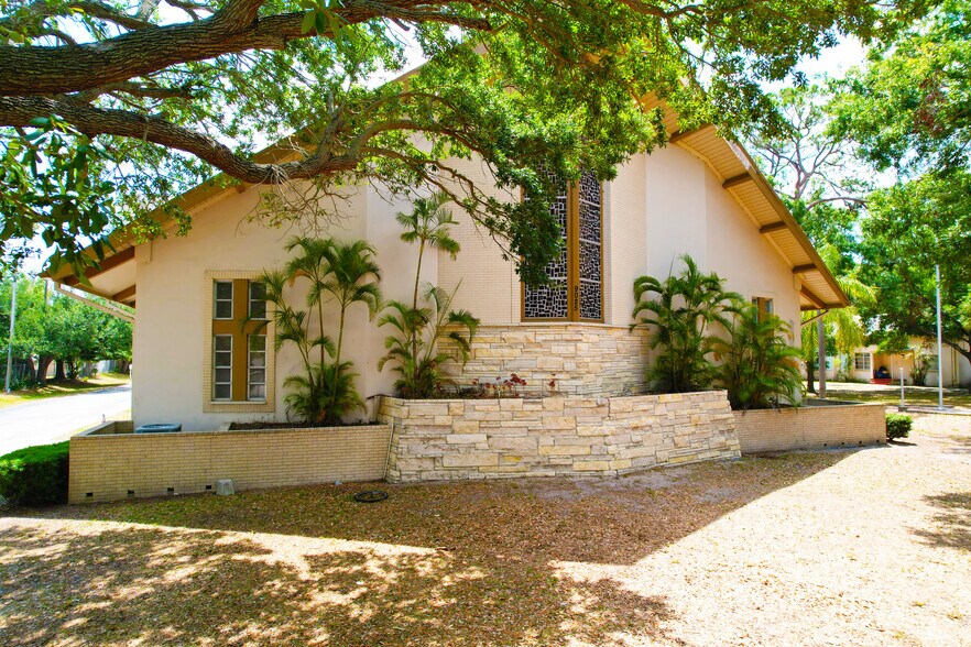 More Photos Of 9025 49th St N, Pinellas Park Religious Facility For Sale