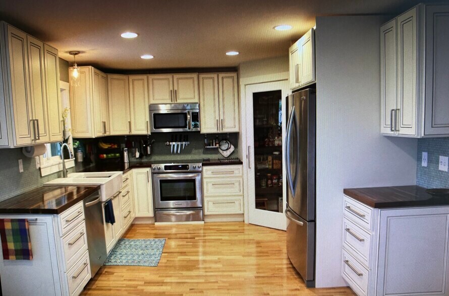 More Photos Of 1505 NW 10th Ave, Camas Multifamily For Sale