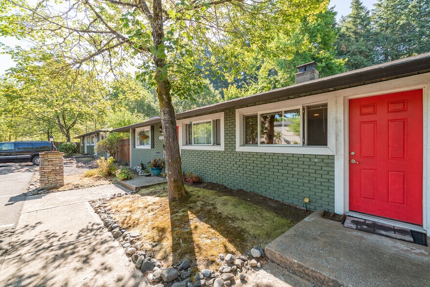 More Photos Of 3240-3320 NE 8th St, Gresham Apartments For Sale