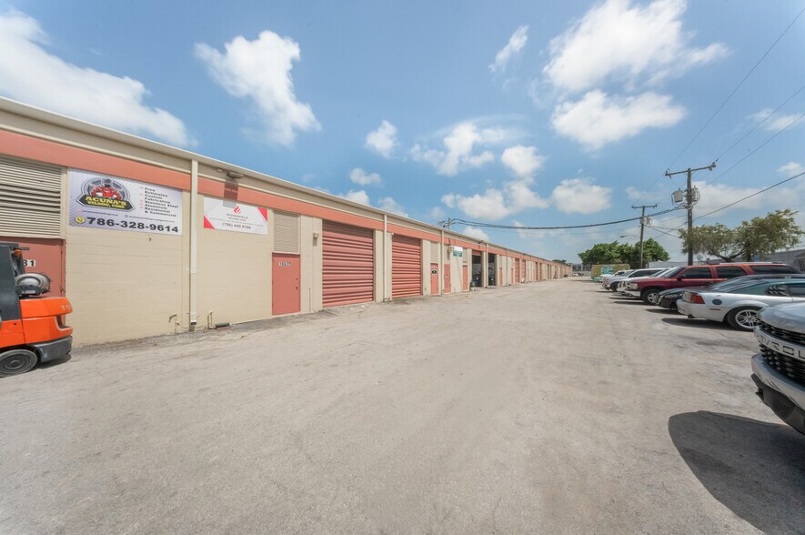 More Photos Of 18625-18753 SW 105th Pl, Cutler Bay Warehouse For Lease