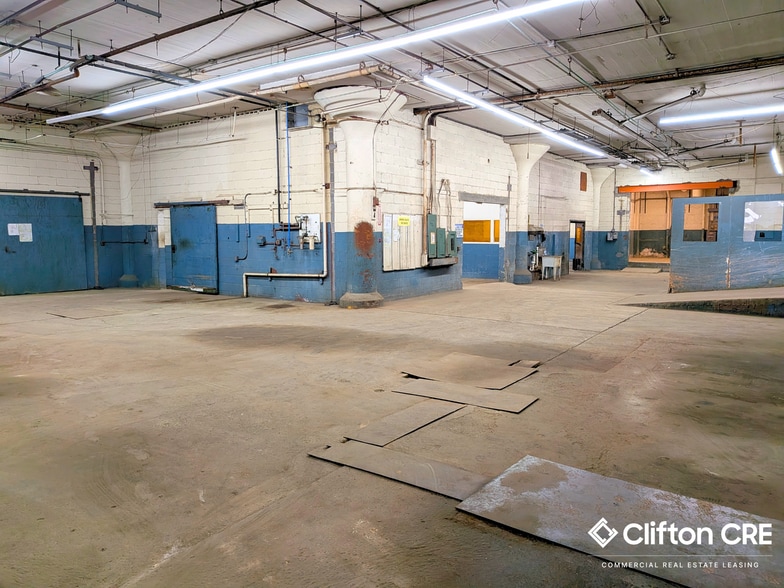 More Photos Of 19-37 Delaware Ave, Passaic Warehouse For Lease