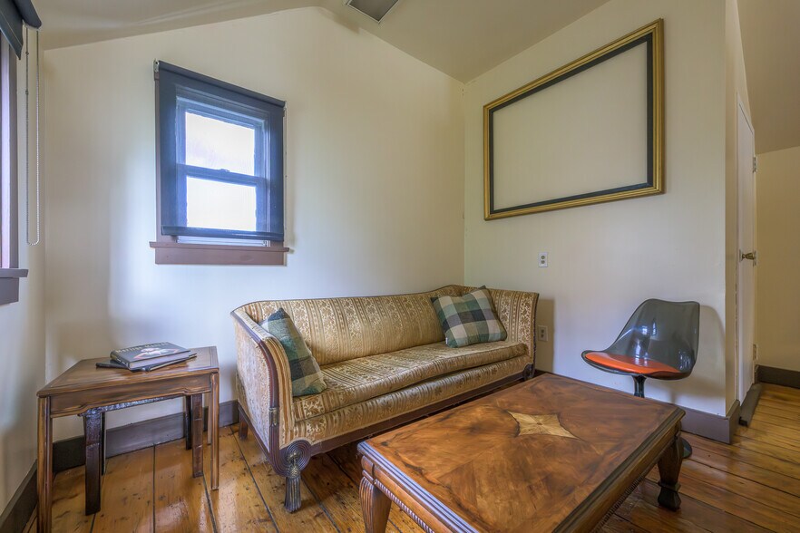 More Photos Of 78-90 Green St, Hudson Flex For Sale