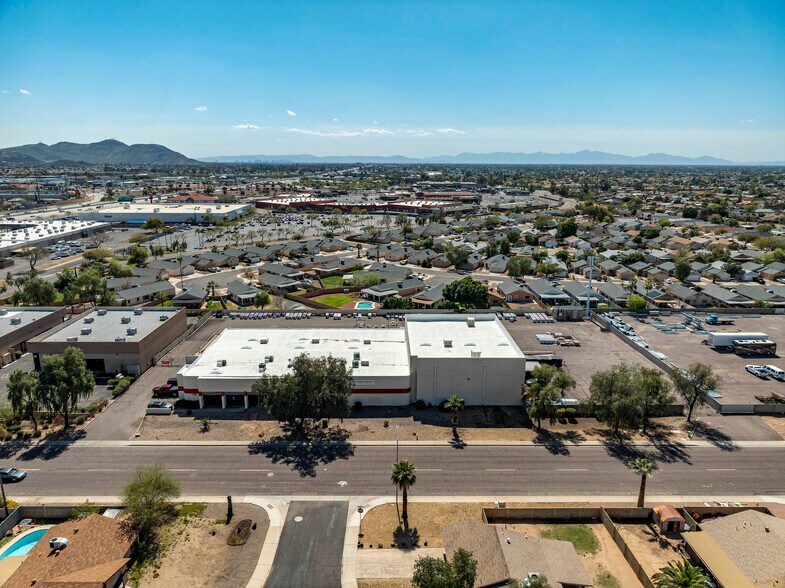More Photos Of 2727 W Grovers Ave, Phoenix Warehouse For Lease