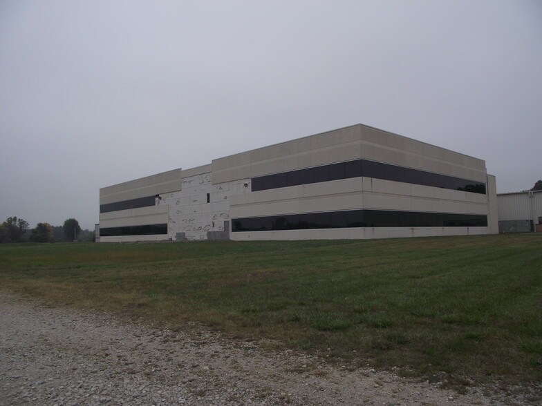 More Photos Of 1300 Freese Works Pl, Galion Loft Creative Space For Lease