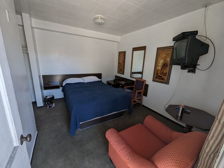 More Photos Of 1635 N San Fernando Blvd, Burbank Hotel For Sale
