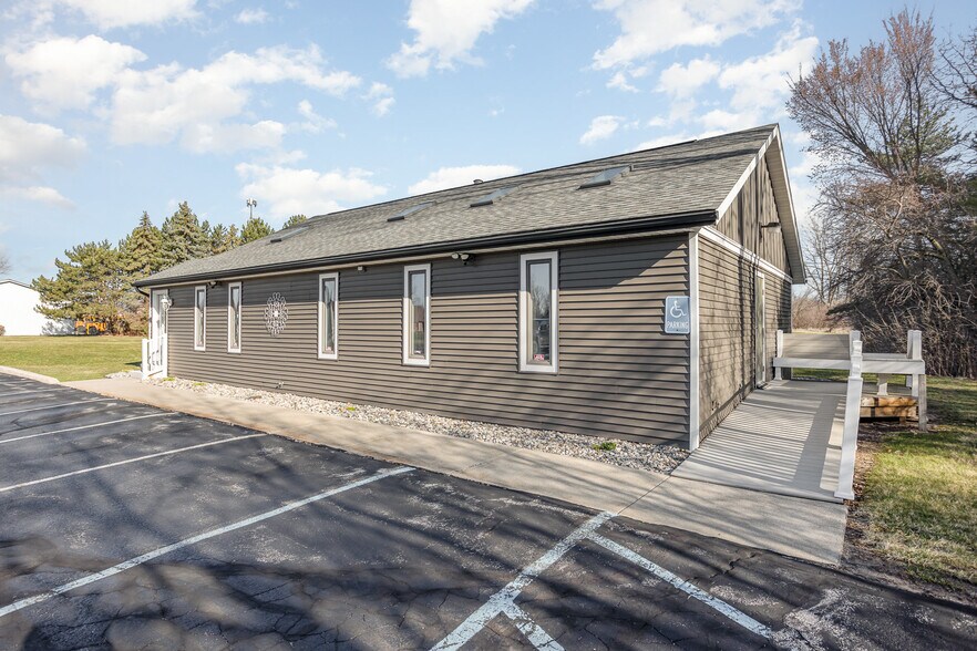 More Photos Of 3266 Fashion Square Blvd, Saginaw Freestanding For Sale