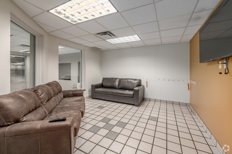 More Photos Of 940 Babbitt Rd, Euclid Auto Dealership For Sale