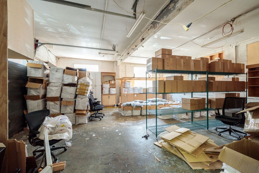 More Photos Of 2312-2314 W Cary St, Richmond Warehouse For Lease