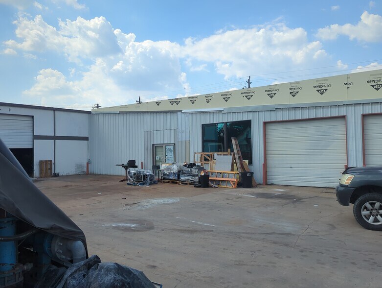 More Photos Of 513 Illinois St, South Houston Industrial For Sale