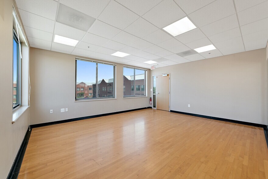 More Photos Of 44320 Premier Plaza, Ashburn Office For Sale