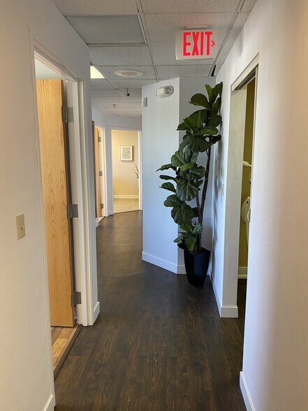 More Photos Of 1585 N Barrington Rd, Hoffman Estates Medical For Sale