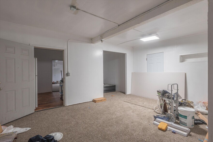 More Photos Of 16 W 25th Ave, San Mateo Convenience Store For Sale