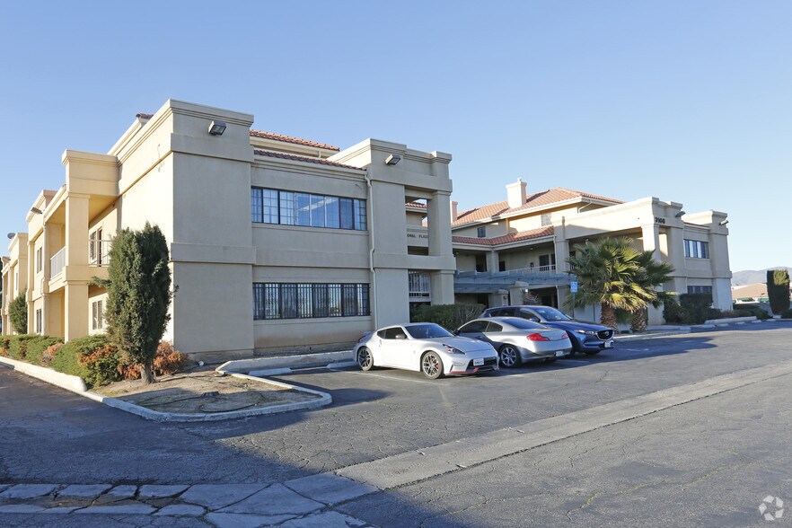 More Photos Of 3166 E Palmdale Blvd, Palmdale Office For Sale