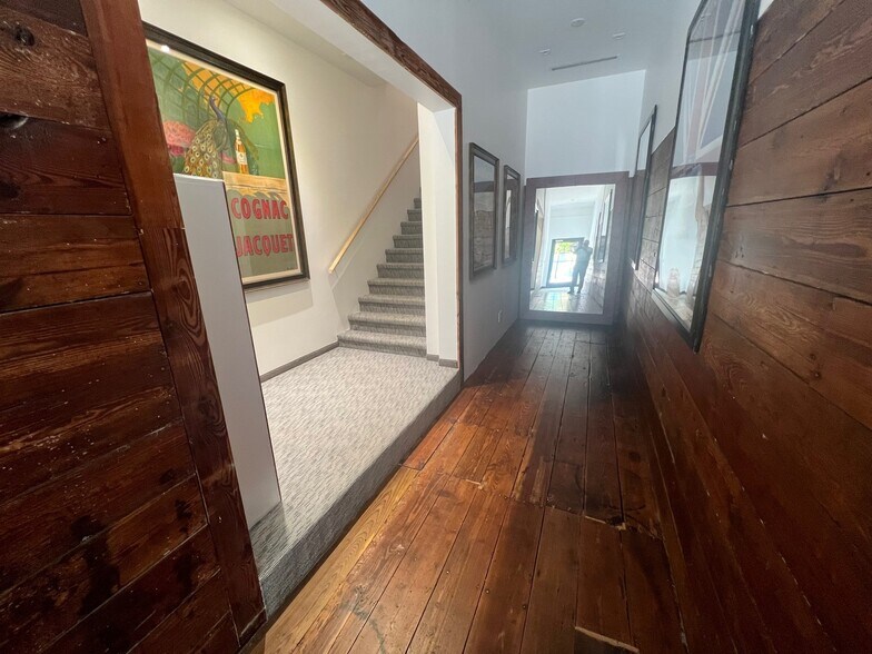 More Photos Of 525 Clematis St, West Palm Beach Office For Lease