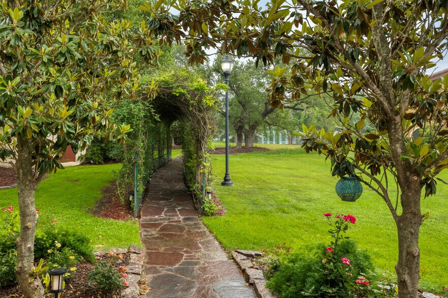 More Photos Of 2550 Bell Springs Rd, Dripping Springs Lodge Meeting Hall For Sale