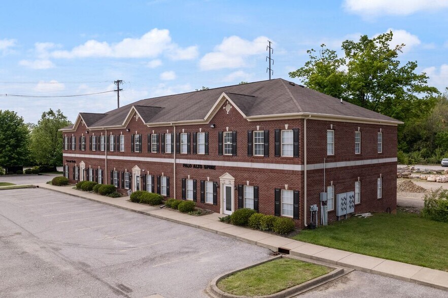 More Photos Of 12307 Old Lagrange Rd, Louisville Medical For Lease