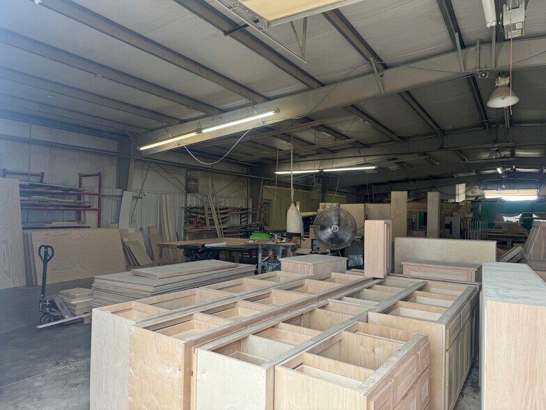 More Photos Of 204 S Hominy Ave, Skiatook Industrial For Sale