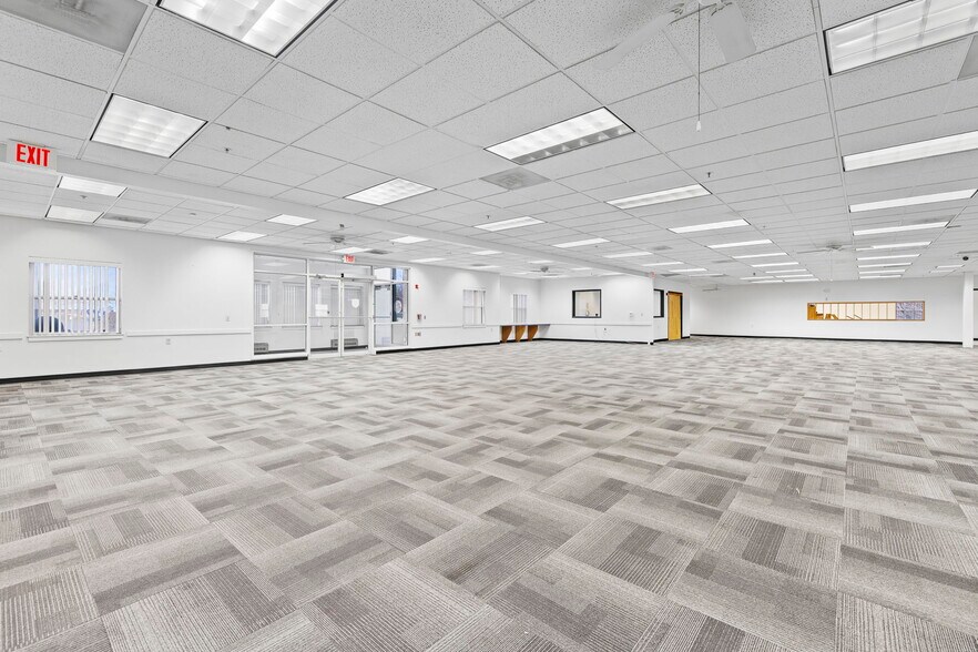 More Photos Of 4240 S Lees Summit Rd, Independence Office For Lease