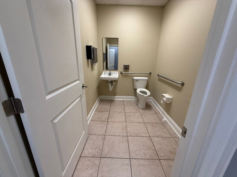 More Photos Of 10965 Winds Crossing Dr, Charlotte Medical For Sale