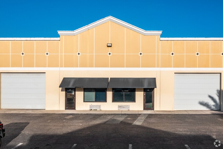 More Photos Of 10080 Intercom Dr, Fort Myers Warehouse For Lease