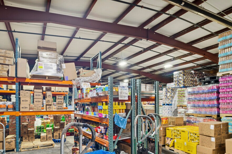 More Photos Of 400 Kristen Ct, Montrose Showroom For Lease