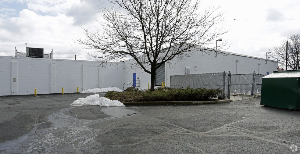 More Photos Of 809 N State Route 17, Paramus Freestanding For Lease