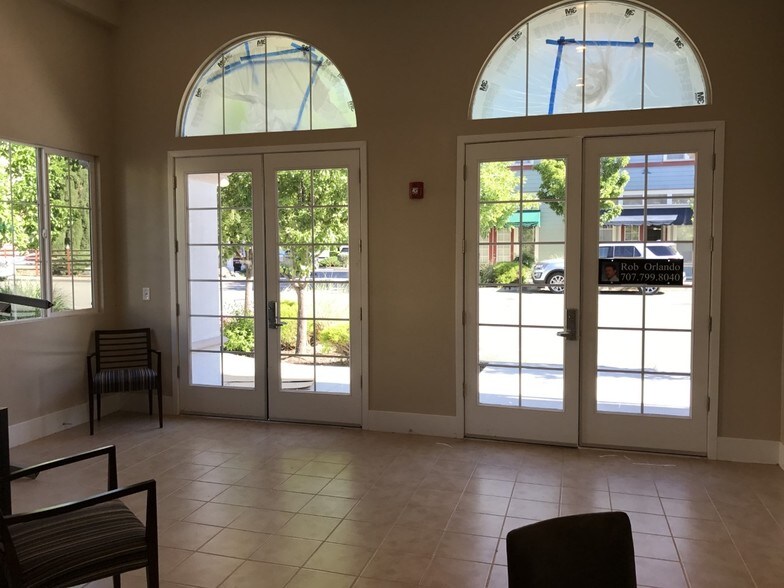 More Photos Of 220 Windsor River Rd, Windsor Apartments For Sale