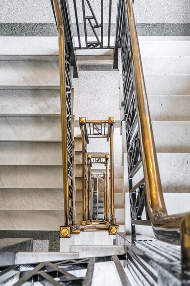 More Photos Of 1407-1411 St Crescent, Montréal Office Residential For Lease