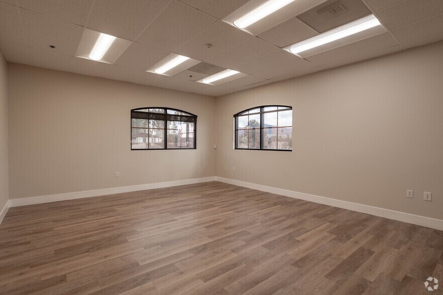 More Photos Of 23328 Olive Wood Plaza Dr, Moreno Valley Office For Lease