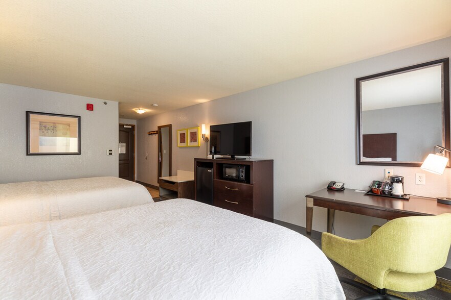 More Photos Of 7941 E Brundage Ln, Bakersfield Hotel For Sale