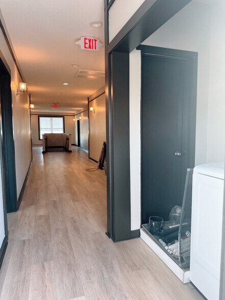 More Photos Of 801 W Montrose St, Clermont Restaurant For Sale