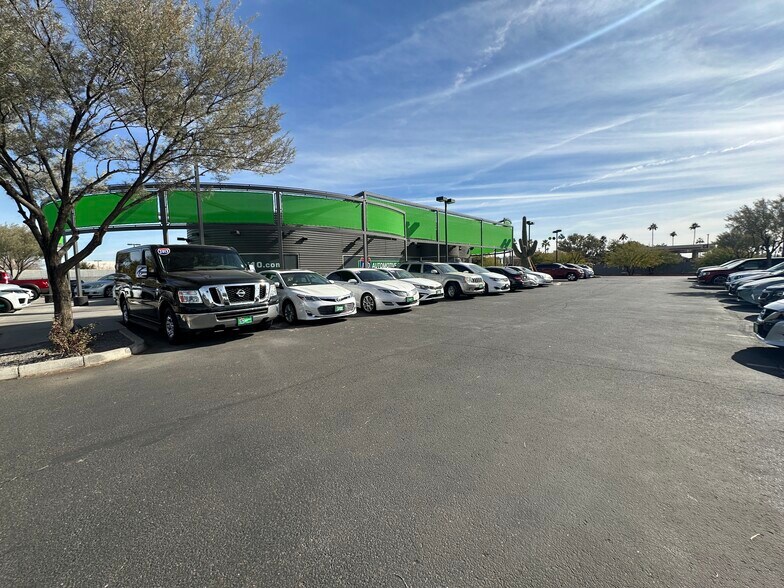 More Photos Of 881 N Arizona Ave, Gilbert Freestanding For Sale