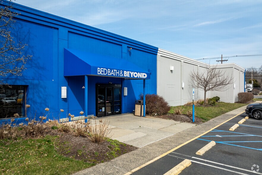 More Photos Of 715 Morris Tpke, Springfield Freestanding For Lease
