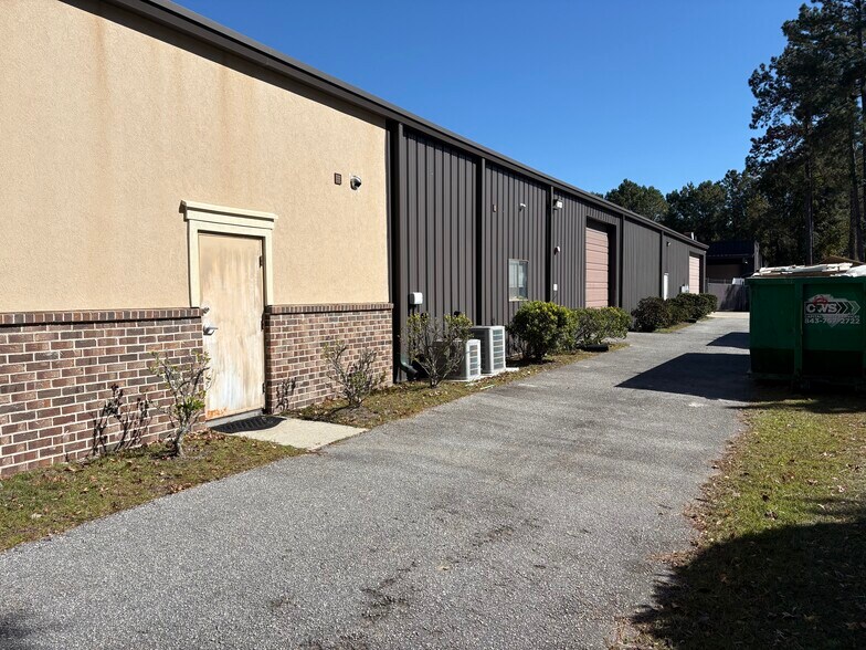 More Photos Of 124 Mead Rd, Hardeeville Warehouse For Lease