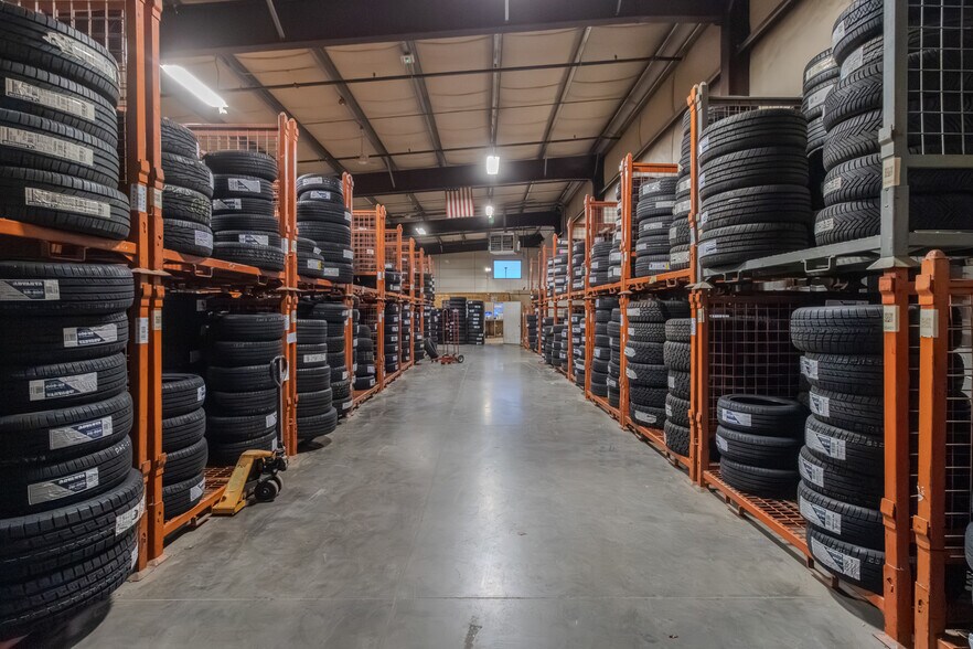 More Photos Of 2525 N Commercial Ave, Pasco Warehouse For Lease