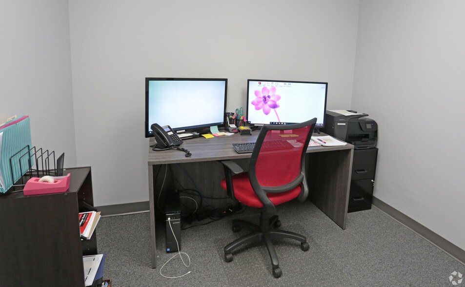 More Photos Of 4237 Salisbury Rd, Jacksonville Unknown For Lease