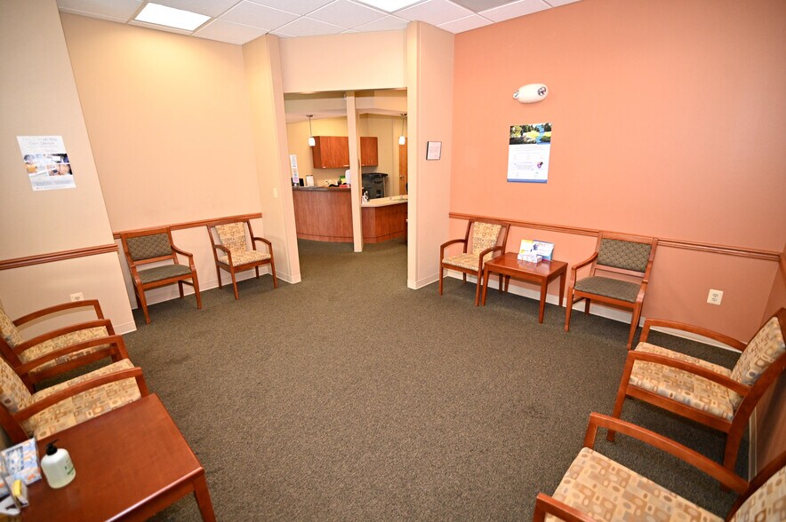 More Photos Of 2960 Technology Pl, Waldorf Research And Development For Lease