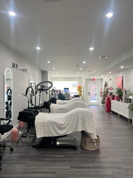 Primary Photo Of 53-55 Main St, Hackensack General Retail For Lease