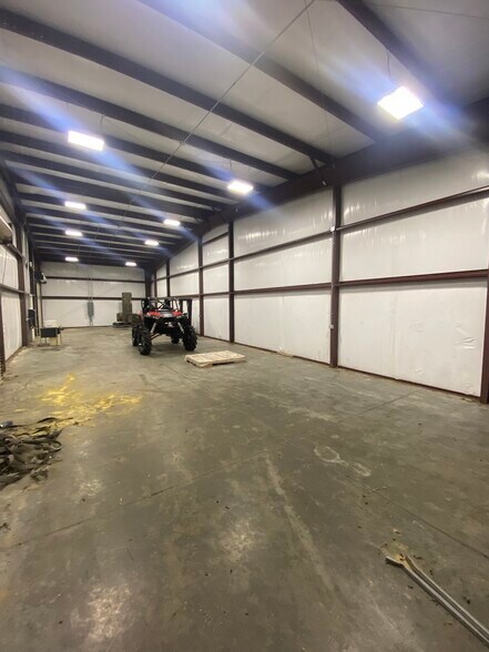More Photos Of 342 Farm Road 2653 S, Brashear Industrial For Lease
