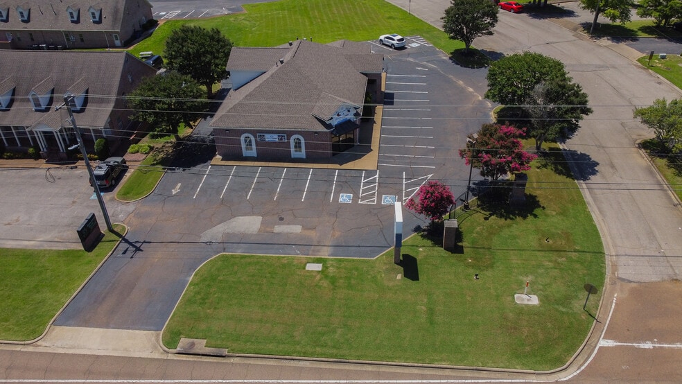 More Photos Of 7253 Goodman Rd, Olive Branch Office For Lease