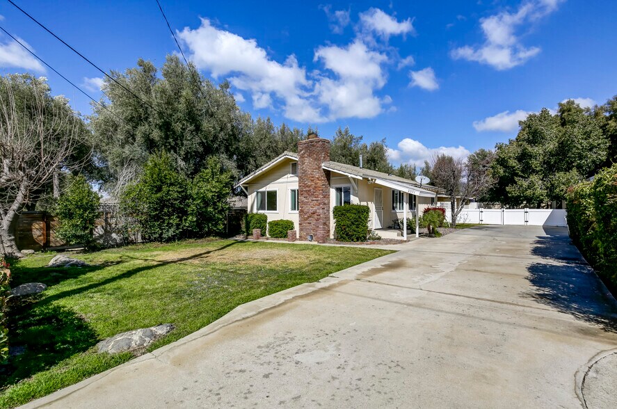 More Photos Of 2371 Mentone Ave, Mentone Apartments For Sale