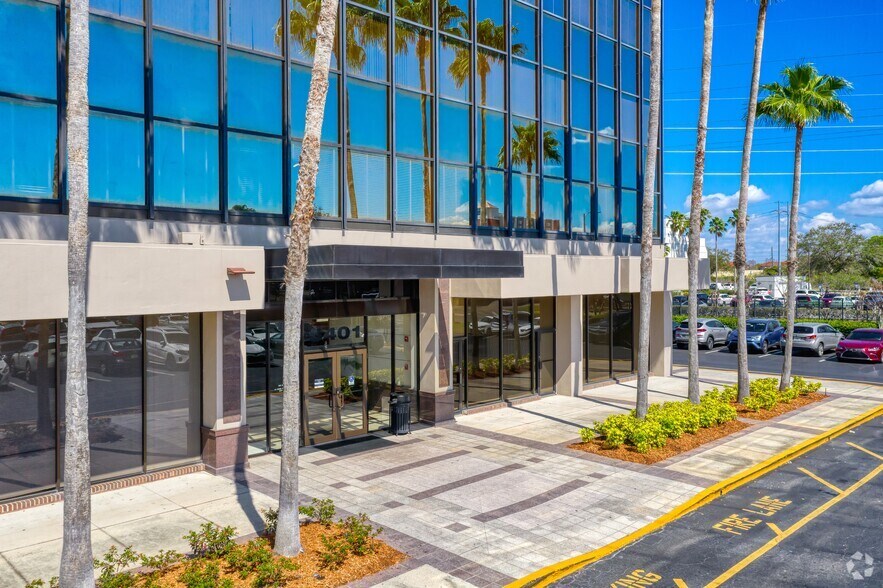 More Photos Of 5401 S Kirkman Rd, Orlando Office For Lease