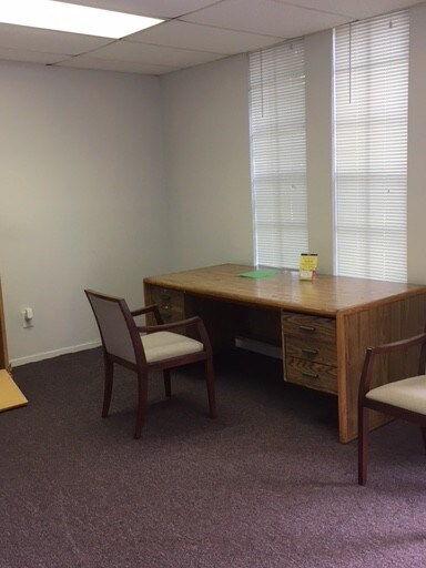 More Photos Of 6910 Bellaire Blvd, Houston Office For Sale