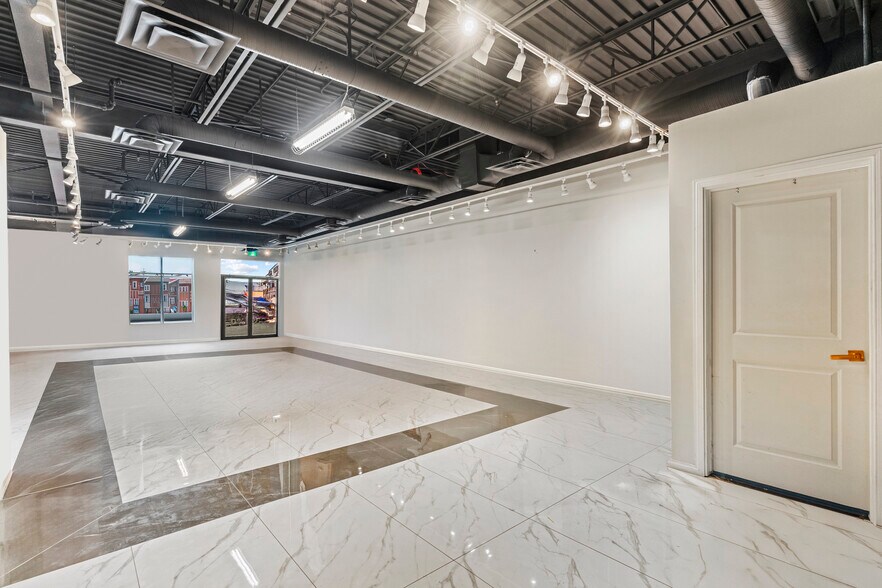 More Photos Of 3131 27th St NE, Calgary Storefront For Sale