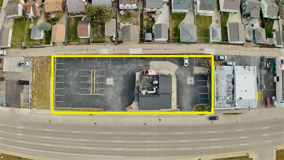 More Photos Of 1297 Fort St, Wyandotte Restaurant For Sale